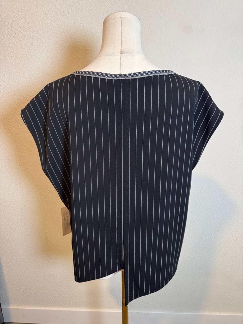 NWT XIAO Black Boxy Pinstripe Pullover with Gingham Applique size Small - Picture 4 of 13
